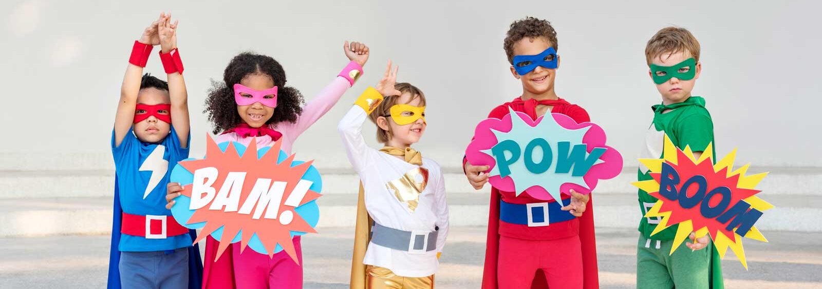 Solea Dental Laser - Five kids dressed as superheros